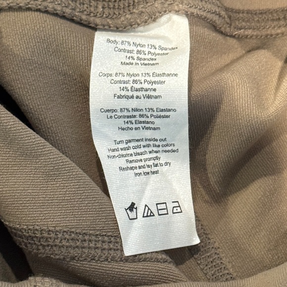 ALO Yoga women’s small Leggings in Tan taupe - Picture 7 of 8